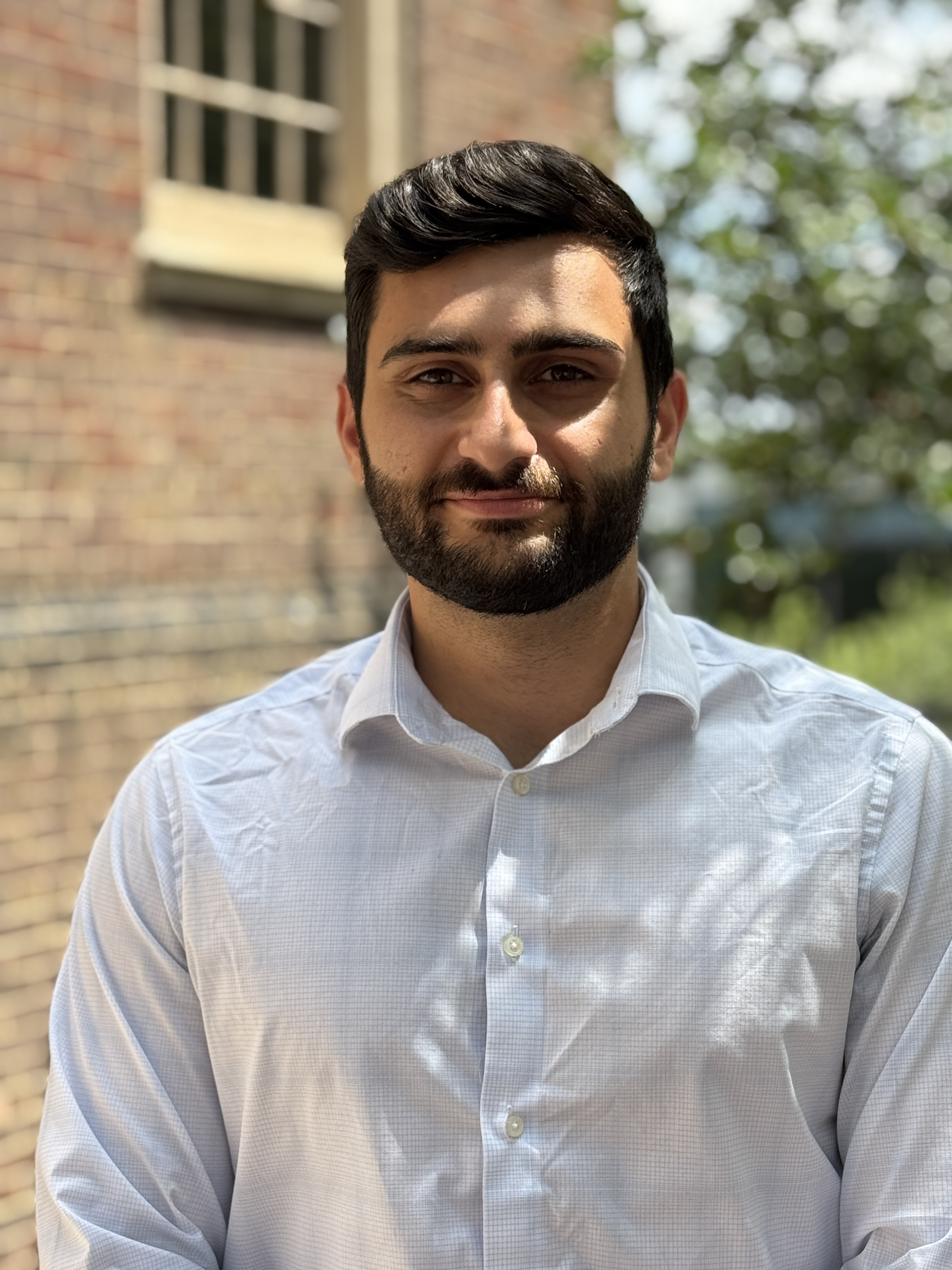 JPEG Head shot of Gevick Sefarians